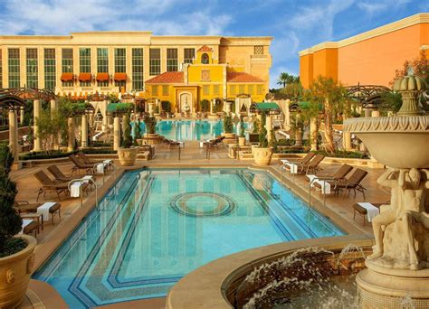 The Venetian Resort Pool: Pictures & Reviews.